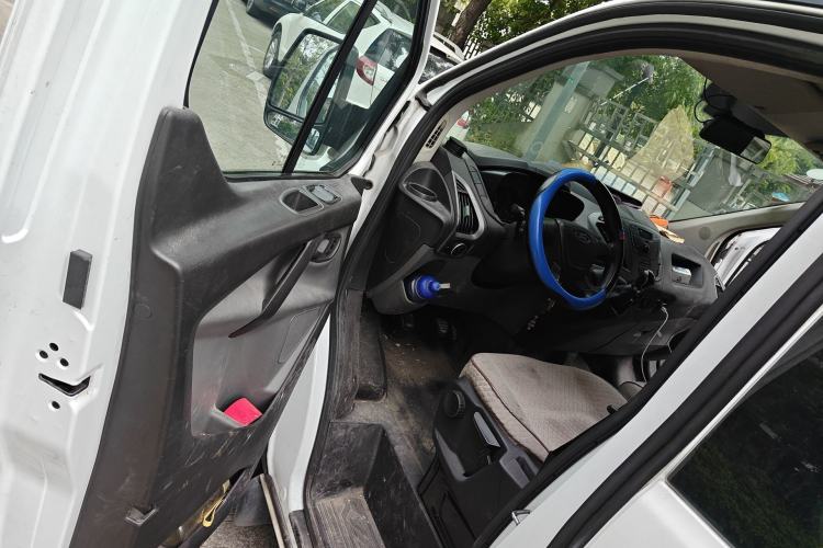 Used Ford Transit 2017 2.0T Diesel Multi-Function Commercial Vehicle Mid-Drive Mid-Roof China V Standard Driver Seat