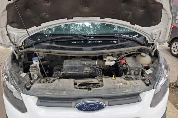 Used Ford Transit 2017 2.0T Diesel Multi-Purpose Commercial Vehicle Short Wheelbase Low Roof China V Standard Engine Bay