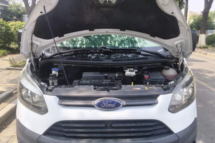 Used Ford Transit 2017 2.0T Diesel Multi-Purpose Commercial Vehicle Mid-Drive Mid-Roof China IV Standard Engine Bay