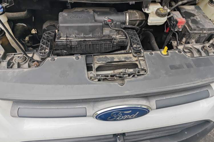 Used Ford Transit 2017 2.0T Diesel Multi-Function Commercial Vehicle Mid-Drive Mid-Roof China V Standard Engine Bay
