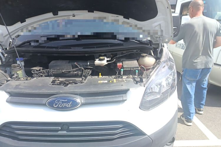 Used Ford Transit 2017 2.0T Diesel Multi-Function Commercial Vehicle Mid-Drive Mid-Roof China V Standard Engine Bay Left