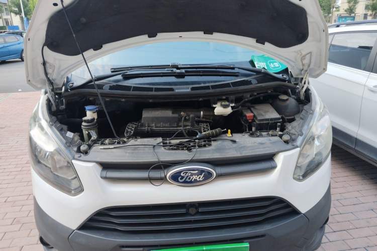 Used Ford Transit 2017 2.0T Diesel Van Short Wheelbase Low Roof China V Standard Engine Bay