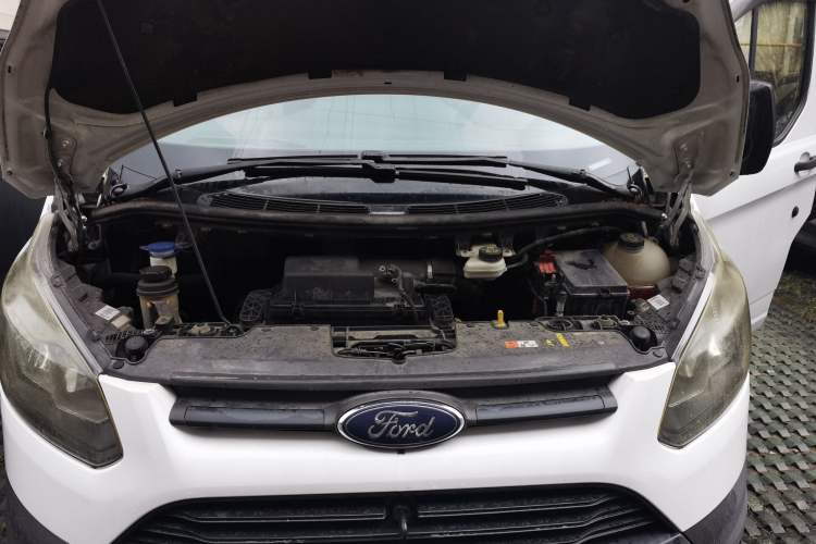 Used Ford Transit 2017 2.0T Diesel Multi-Purpose Commercial Vehicle Mid-Drive Mid-Roof China IV Standard Engine Bay