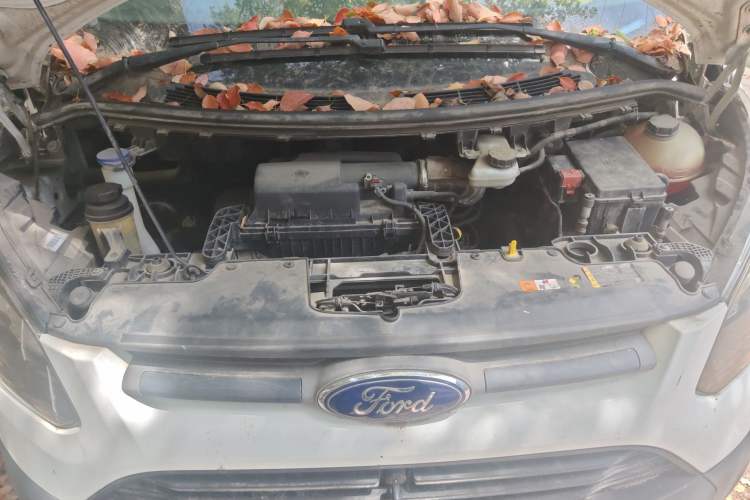 Used Ford Transit 2017 2.0T Diesel Van Short Wheelbase Low Roof China V Standard Engine Bay