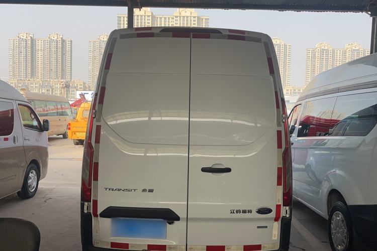 Used Ford Transit 2017 2.0T Gasoline Van Mid-Drive Mid-Roof China V Standard Exterior 4