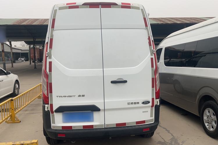 Used Ford Transit 2017 2.0T Gasoline Van Mid-Drive Mid-Roof China V Standard Exterior 4