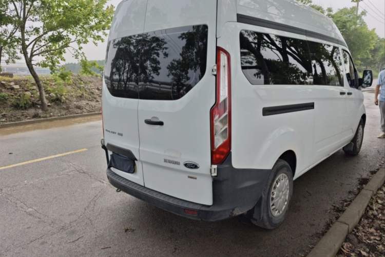 Used Ford Transit 2017 2.0T Diesel Multi-Function Commercial Vehicle Mid-Drive Mid-Roof China V Standard Exterior 4