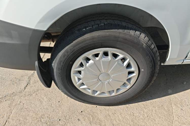 Used Ford Transit 2017 2.0T Diesel Multi-Purpose Commercial Vehicle Short Wheelbase Low Roof China V Standard Exterior 5