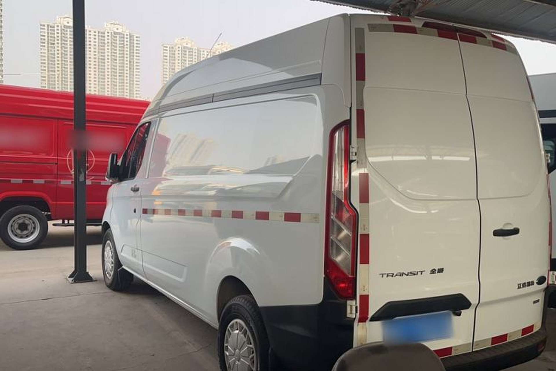 Used Ford Transit 2017 2.0T Gasoline Van Mid-Drive Mid-Roof China V Standard Exterior 5