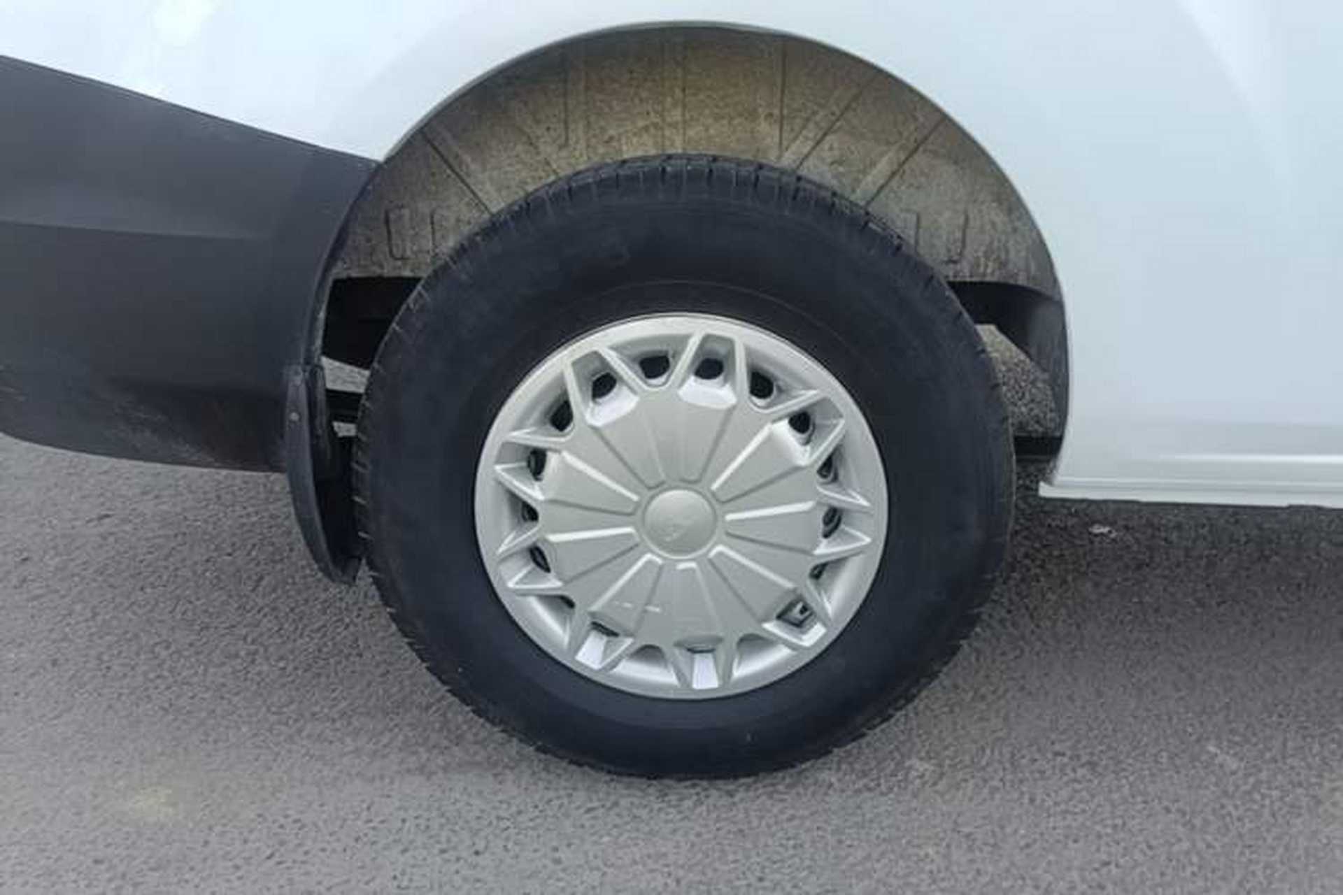 Used Ford Transit 2017 2.0T Diesel Van Mid-Chassis Mid-Roof China V Standard Exterior 5