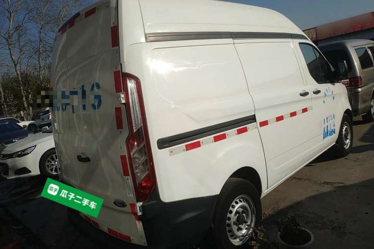 Used Ford Transit 2017 2.0T Diesel Van Short Wheelbase Mid-Roof China V Standard Exterior 5