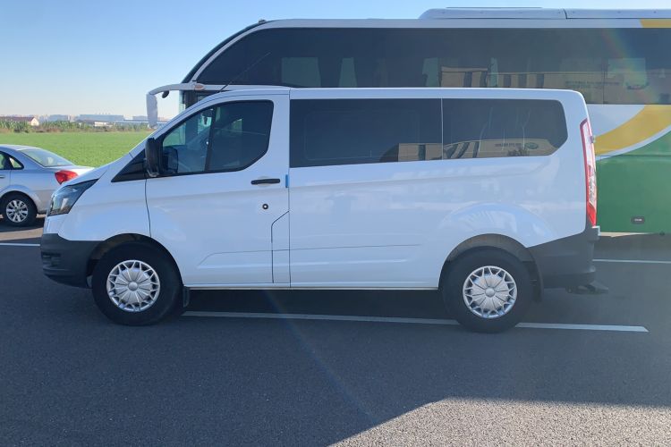 Used Ford Transit 2017 2.0T Diesel Multi-Purpose Commercial Vehicle Short Wheelbase Low Roof China V Standard Exterior 5