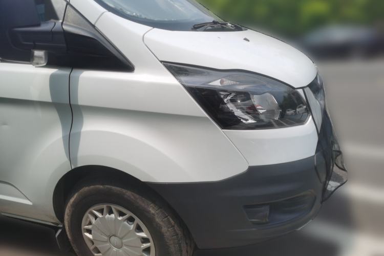 Used Ford Transit 2017 2.0T Diesel Multi-Purpose Commercial Vehicle Short Wheelbase Low Roof China V Standard Front Right 45 Deg