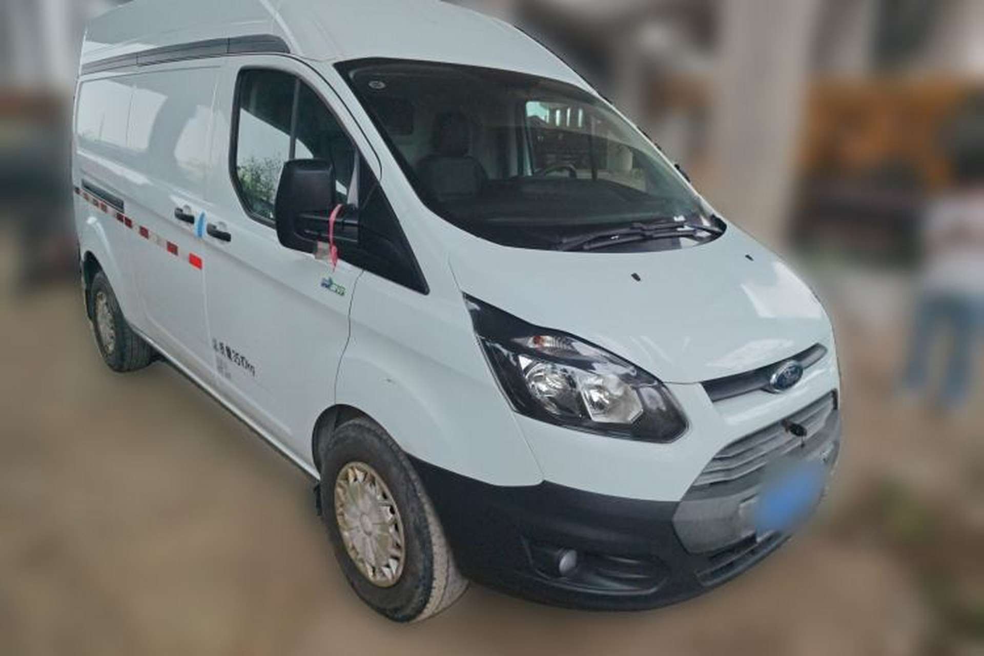 Used Ford Transit 2017 2.0T Diesel Van Mid-Chassis Mid-Roof China IV Standard Front Right 45 Deg
