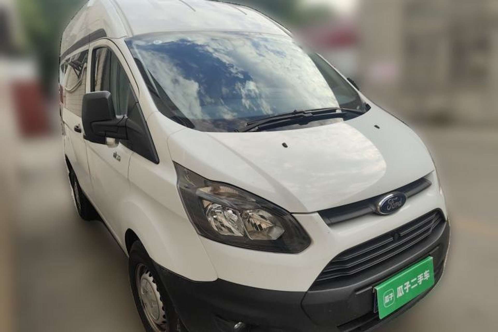 Used Ford Transit 2017 2.0T Diesel Multi-Purpose Commercial Vehicle Short Wheelbase Mid-Roof China IV Standard Front Right 45 Deg
