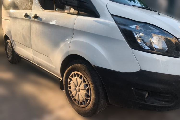 Used Ford Transit 2017 2.0T Diesel Multi-Purpose Commercial Vehicle Short Wheelbase Low Roof China V Standard Front Right 45 Deg