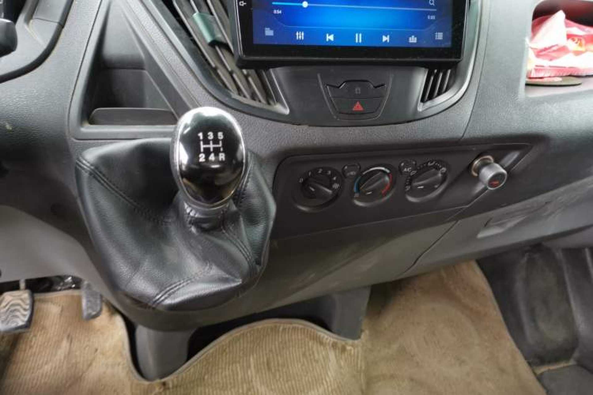 Used Ford Transit 2017 2.0T Diesel Multi-Function Commercial Vehicle Mid-Drive Mid-Roof China V Standard Gear Lever