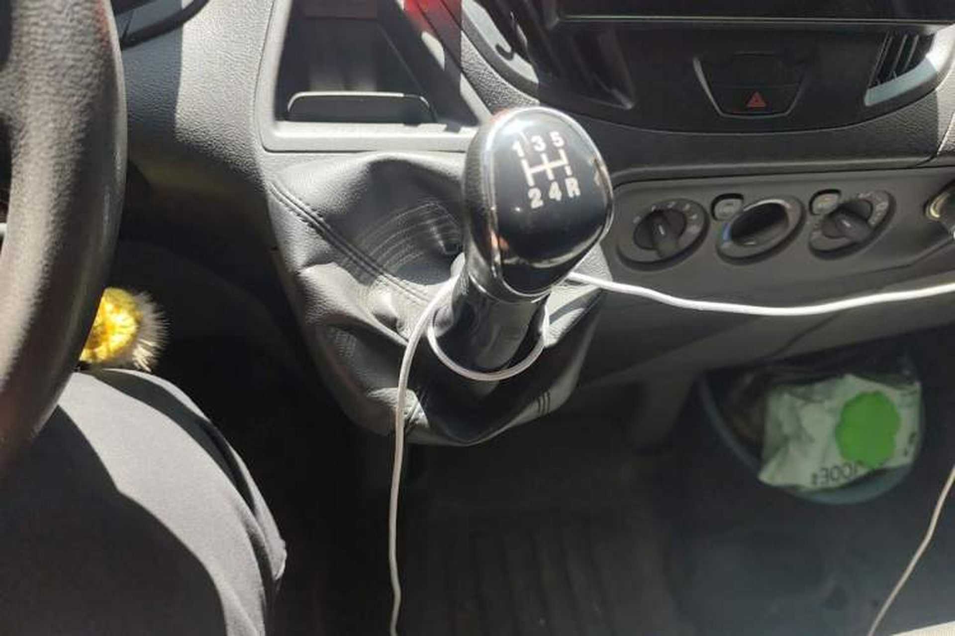 Used Ford Transit 2017 2.0T Diesel Multi-Function Commercial Vehicle Mid-Drive Mid-Roof China V Standard Gear Lever
