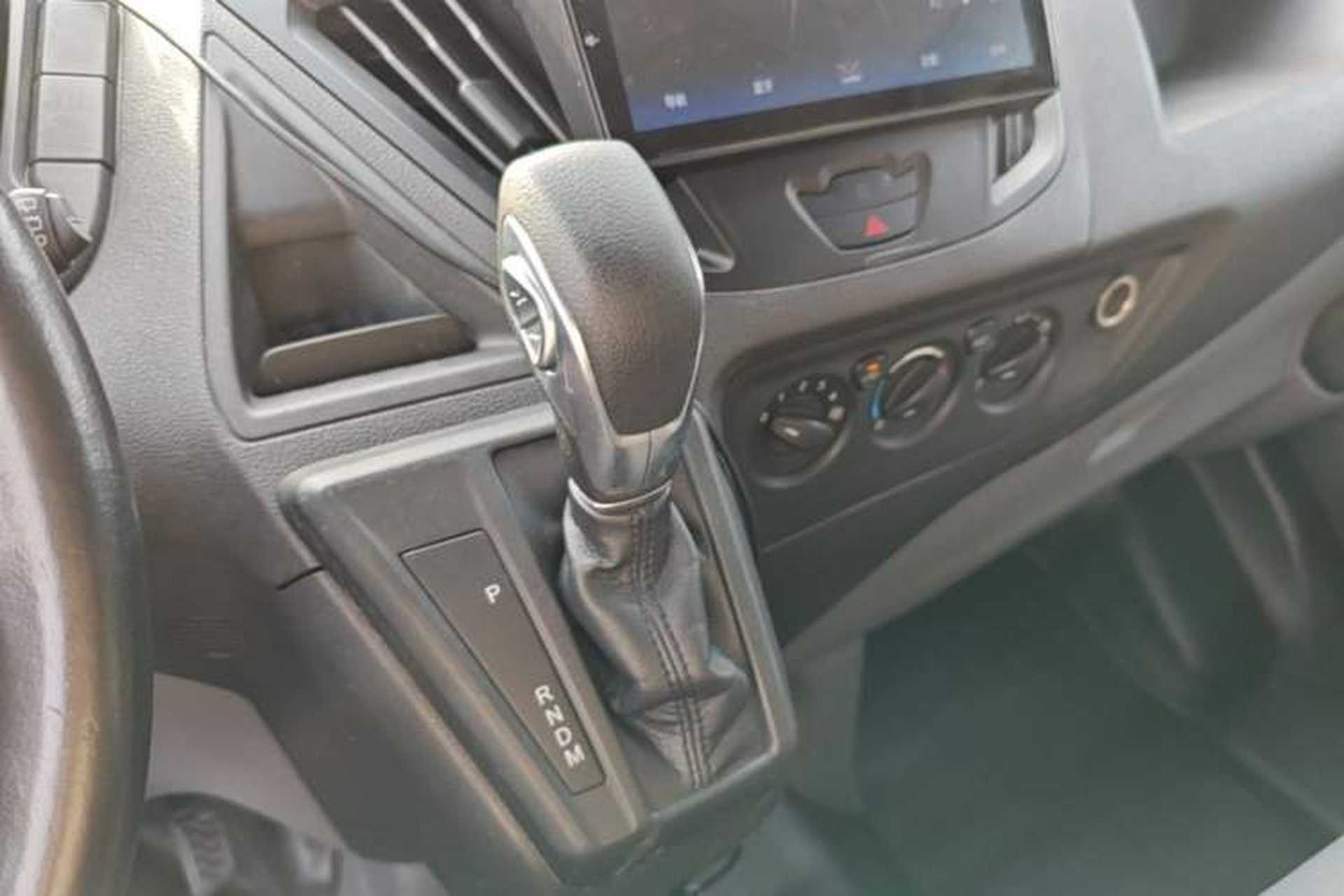 Used Ford Transit 2017 2.0T Gasoline Automatic Multi-Function Commercial Vehicle Mid-Drive Mid-Roof China V-standard Gear Lever
