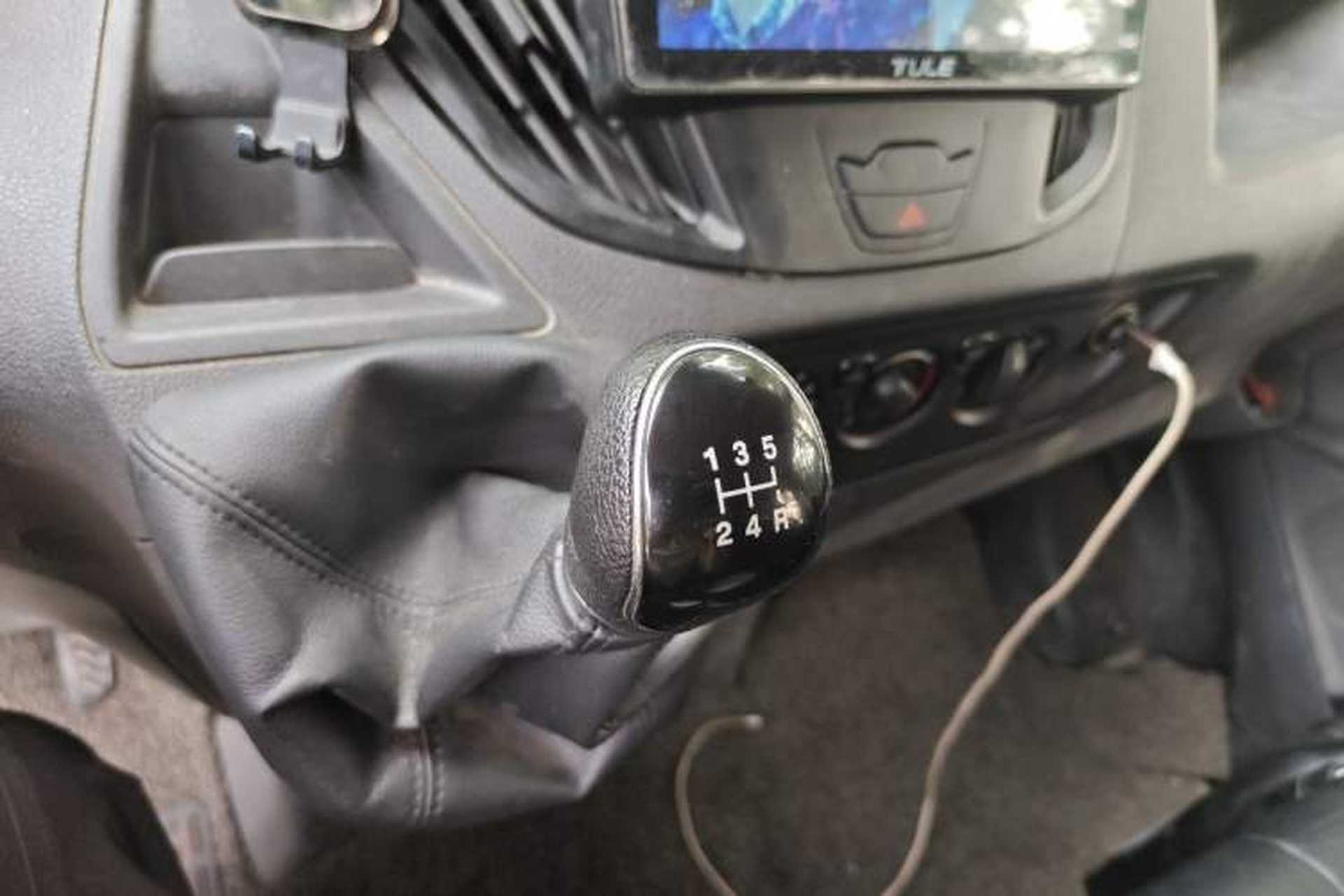 Used Ford Transit 2017 2.0T Diesel Multi-Function Commercial Vehicle Mid-Drive Mid-Roof China V Standard Gear Lever