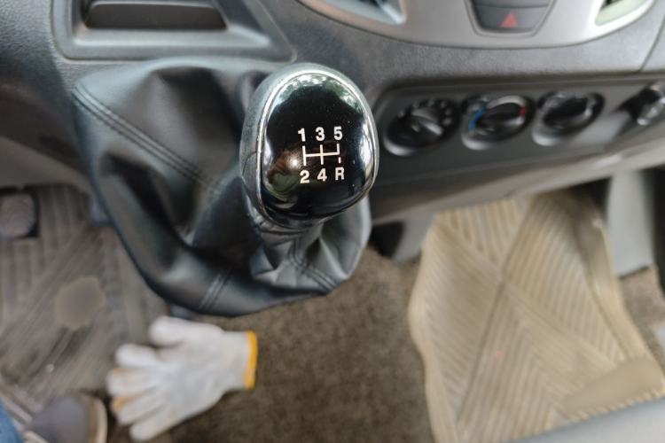 Used Ford Transit 2017 2.0T Diesel Multi-Function Commercial Vehicle Mid-Drive Mid-Roof China V Standard Gear Lever