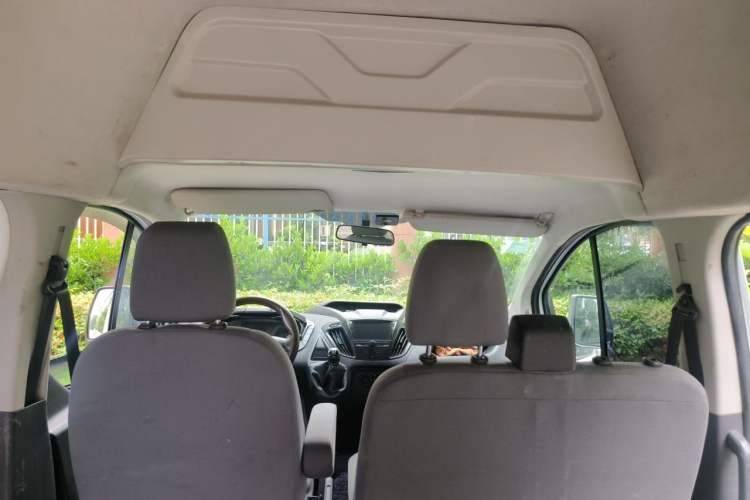 Used Ford Transit 2017 2.0T Diesel Multi-Purpose Commercial Vehicle Mid-Drive Mid-Roof China IV Standard Headliner