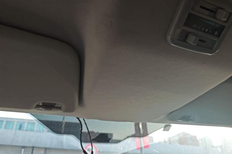 Used Ford Transit 2017 2.0T Diesel Van Mid-Chassis Mid-Roof China V Standard Headliner