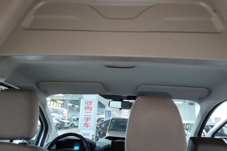 Used Ford Transit 2017 2.0T Diesel Multi-Function Commercial Vehicle Short Wheelbase Mid-Roof China V Standard Headliner