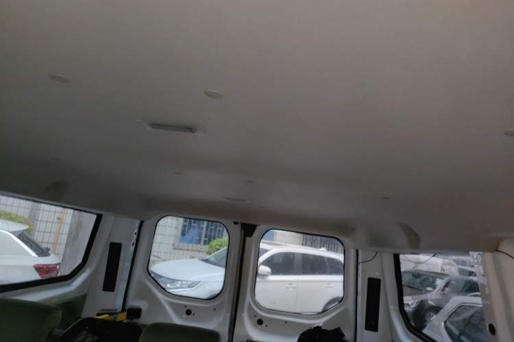 Used Ford Transit 2017 2.0T Diesel Multi-Purpose Commercial Vehicle Short Wheelbase Low Roof China V Standard Headliner