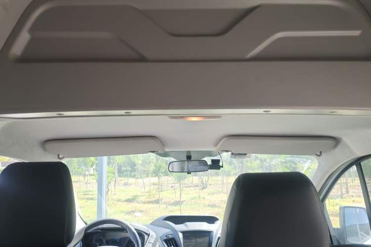 Used Ford Transit 2017 2.0T Diesel Multi-Function Commercial Vehicle Mid-Drive Mid-Roof China V Standard Headliner
