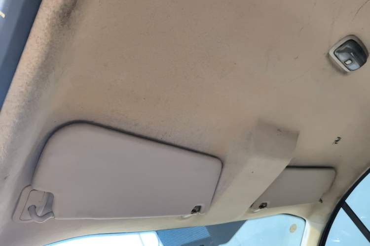 Used Ford Transit 2017 2.0T Diesel Van Mid-Chassis Mid-Roof China V Standard Headliner