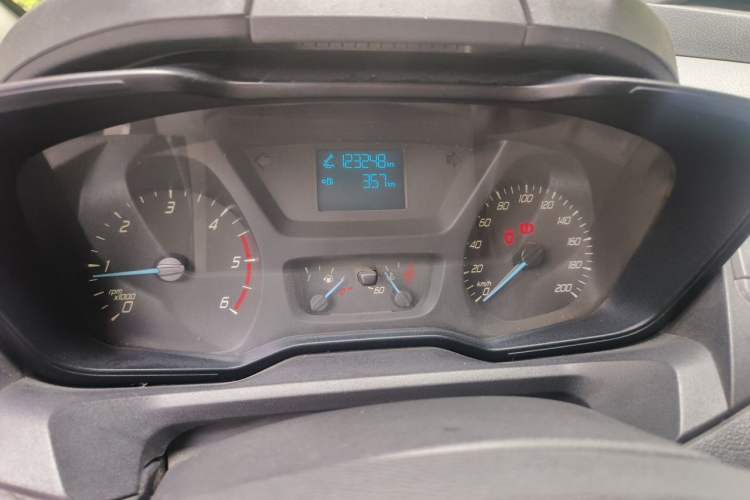 Used Ford Transit 2017 2.0T Diesel Multi-Purpose Commercial Vehicle Mid-Drive Mid-Roof China IV Standard Instrument Cluster