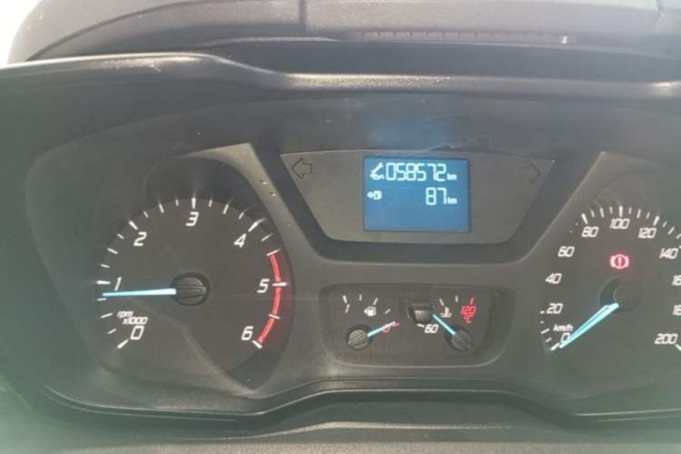 Used Ford Transit 2017 2.0T Diesel Van Short Wheelbase Mid-Roof China V Standard Instrument Cluster