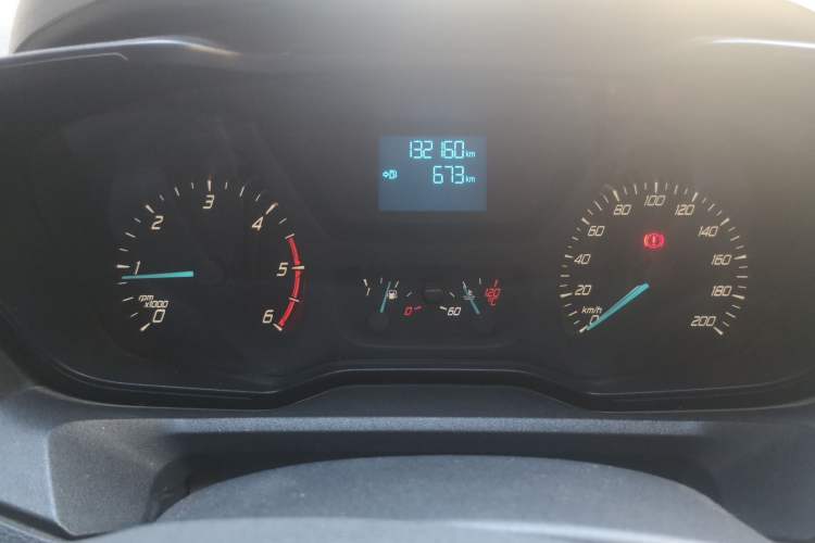 Used Ford Transit 2017 2.0T Diesel Multi-Purpose Commercial Vehicle Mid-Drive Mid-Roof China IV Standard Instrument Cluster