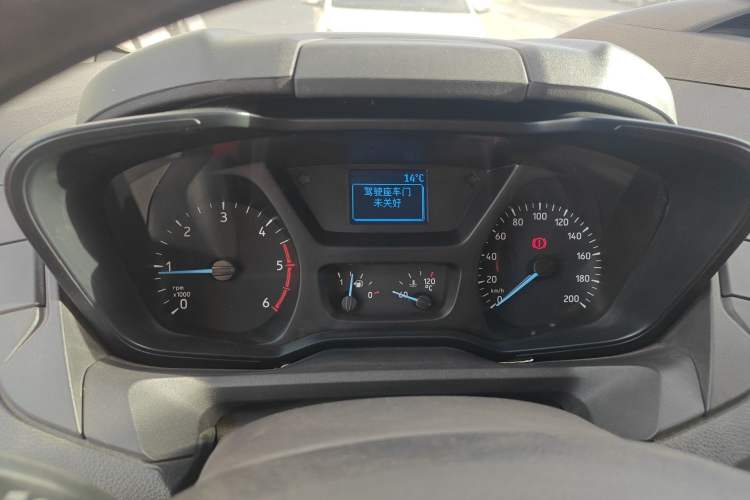 Used Ford Transit 2017 2.0T Diesel Van Short Wheelbase Low Roof China IV Standard Instrument Cluster