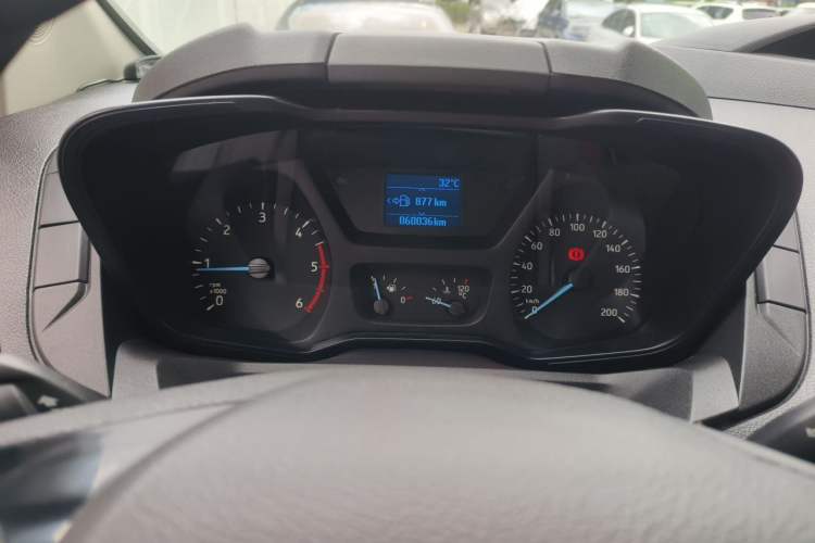 Used Ford Transit 2017 2.0T Diesel Van Short Wheelbase Low Roof China IV Standard Instrument Cluster