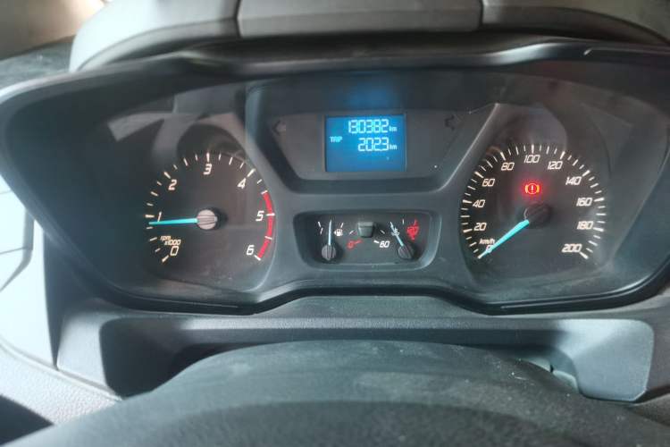 Used Ford Transit 2017 2.0T Diesel Multi-Purpose Commercial Vehicle Short Wheelbase Low Roof China V Standard Instrument Cluster