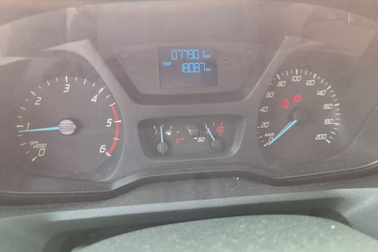 Used Ford Transit 2017 2.0T Diesel Multi-Purpose Commercial Vehicle Short Wheelbase Low Roof China V Standard Instrument Cluster