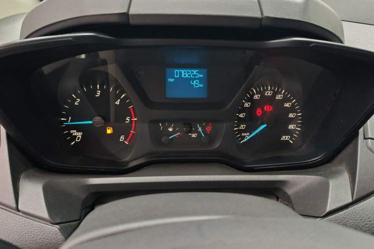 Used Ford Transit 2017 2.0T Diesel Multi-Purpose Commercial Vehicle Short Wheelbase Low Roof China V Standard Instrument Cluster