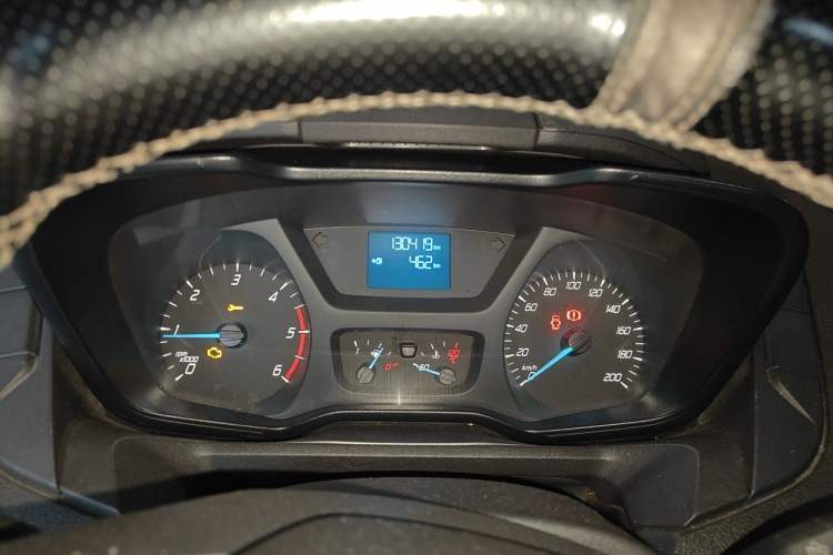 Used Ford Transit 2017 2.0T Diesel Multi-Purpose Commercial Vehicle Short Wheelbase Low Roof China V Standard Instrument Cluster