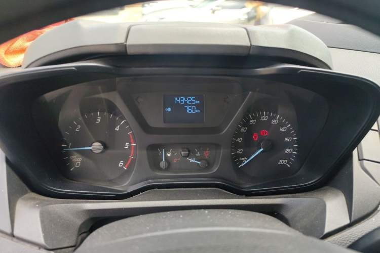 Used Ford Transit 2017 2.0T Diesel Multi-Purpose Commercial Vehicle Short Wheelbase Low Roof China V Standard Instrument Cluster
