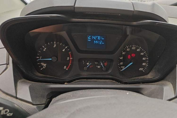 Used Ford Transit 2017 2.0T Diesel Multi-Purpose Commercial Vehicle Short Wheelbase Low Roof China V Standard Instrument Cluster