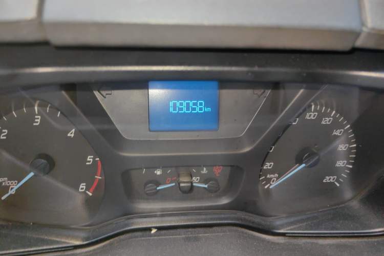Used Ford Transit 2017 2.0T Diesel Multi-Purpose Commercial Vehicle Short Wheelbase Low Roof China V Standard Instrument Cluster