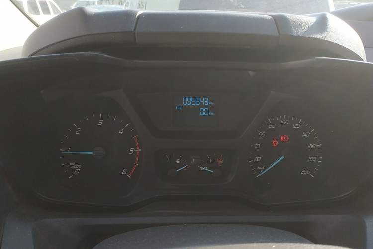 Used Ford Transit 2017 2.0T Diesel Van Short Wheelbase Mid-Roof China V Standard Instrument Cluster
