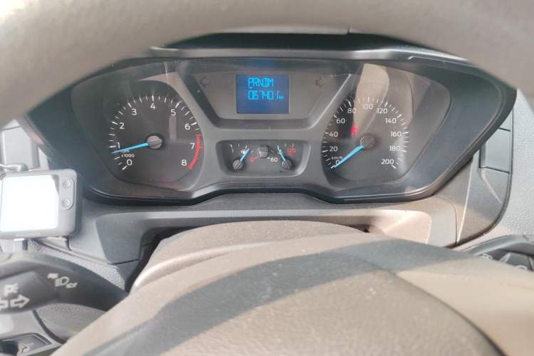 Used Ford Transit 2017 2.0T Gasoline Automatic Multi-Function Commercial Vehicle Short Wheelbase Low Roof China V Standard Instrument Cluster