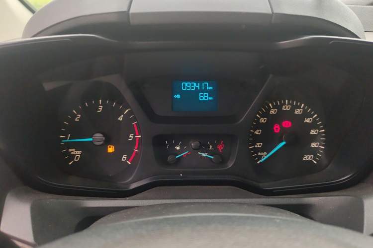 Used Ford Transit 2017 2.0T Diesel Multi-Purpose Commercial Vehicle Short Wheelbase Low Roof China V Standard Instrument Cluster