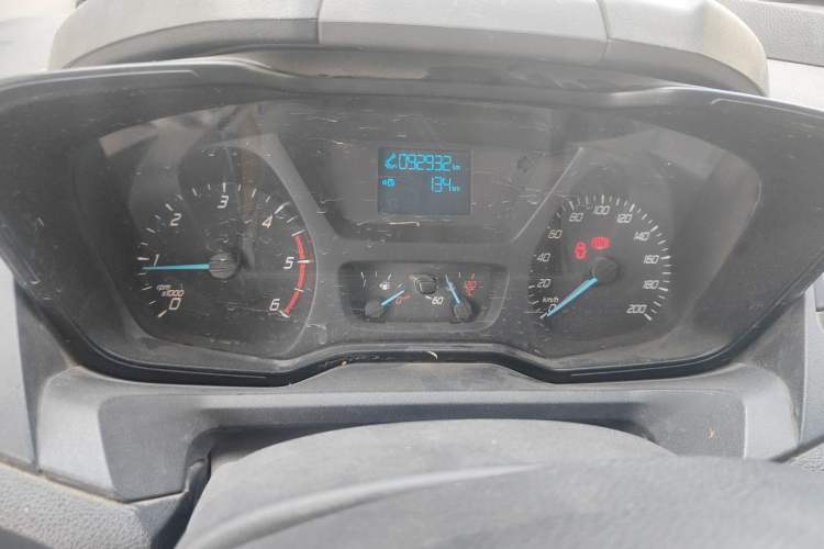 Used Ford Transit 2017 2.0T Diesel Multi-Purpose Commercial Vehicle Short Wheelbase Low Roof China V Standard Instrument Cluster