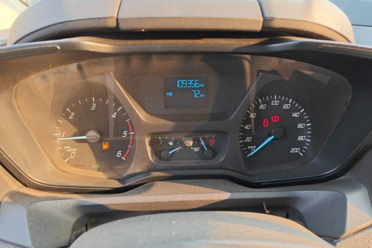 Used Ford Transit 2017 2.0T Diesel Multi-Purpose Commercial Vehicle Short Wheelbase Low Roof China V Standard Instrument Cluster