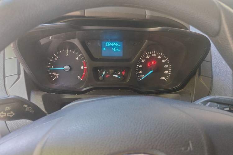 Used Ford Transit 2017 2.0T Diesel Multi-Purpose Commercial Vehicle Short Wheelbase Low Roof China V Standard Instrument Cluster