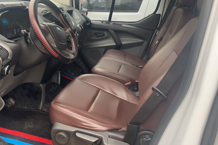 Used Ford Transit 2017 2.0T Gasoline Van Mid-Drive Mid-Roof China V Standard Interior 1